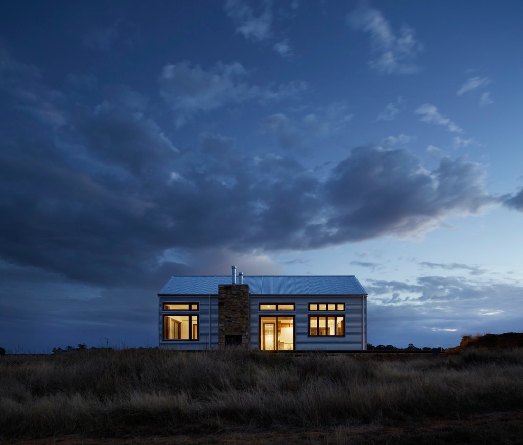 magic hour tiny house by inspiration de unsplash
