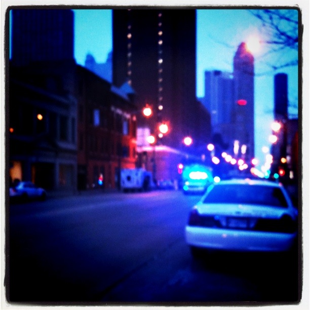police cars on chicago avenue